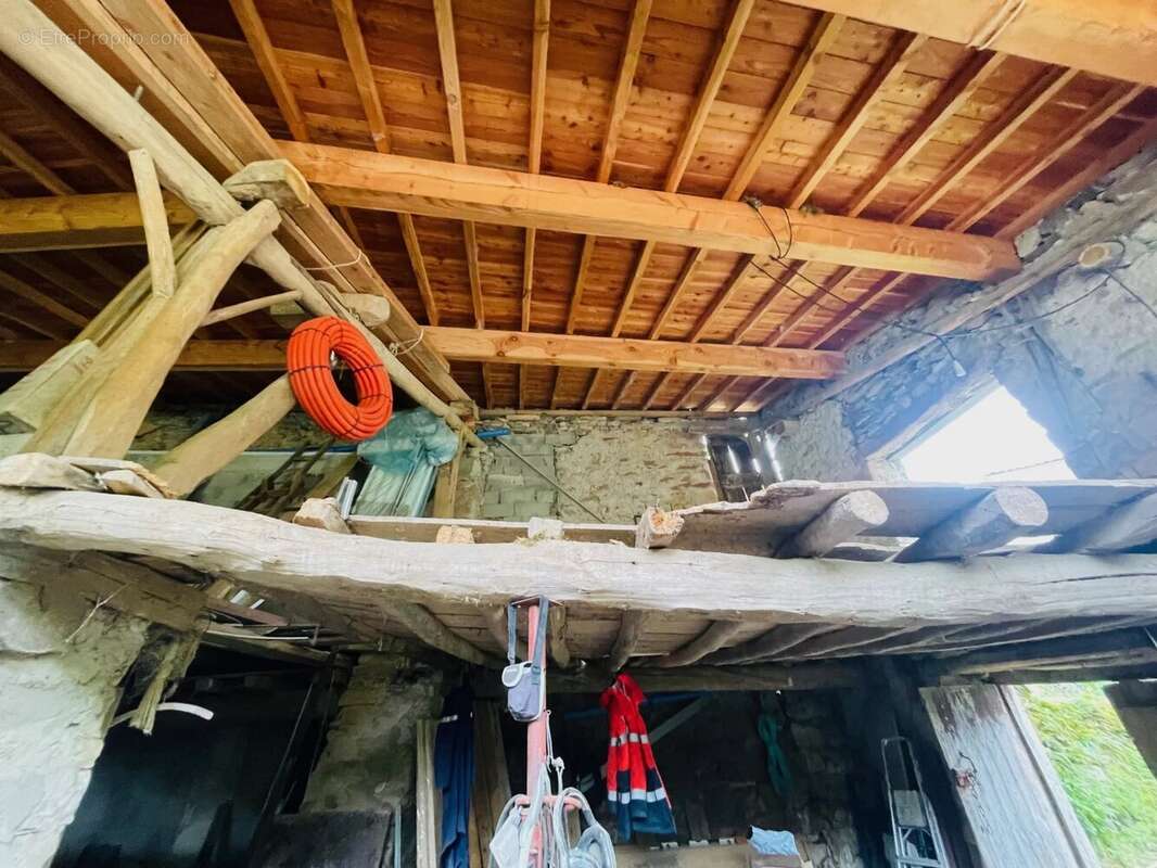 Maison à SAINT-PAUL-DE-JARRAT