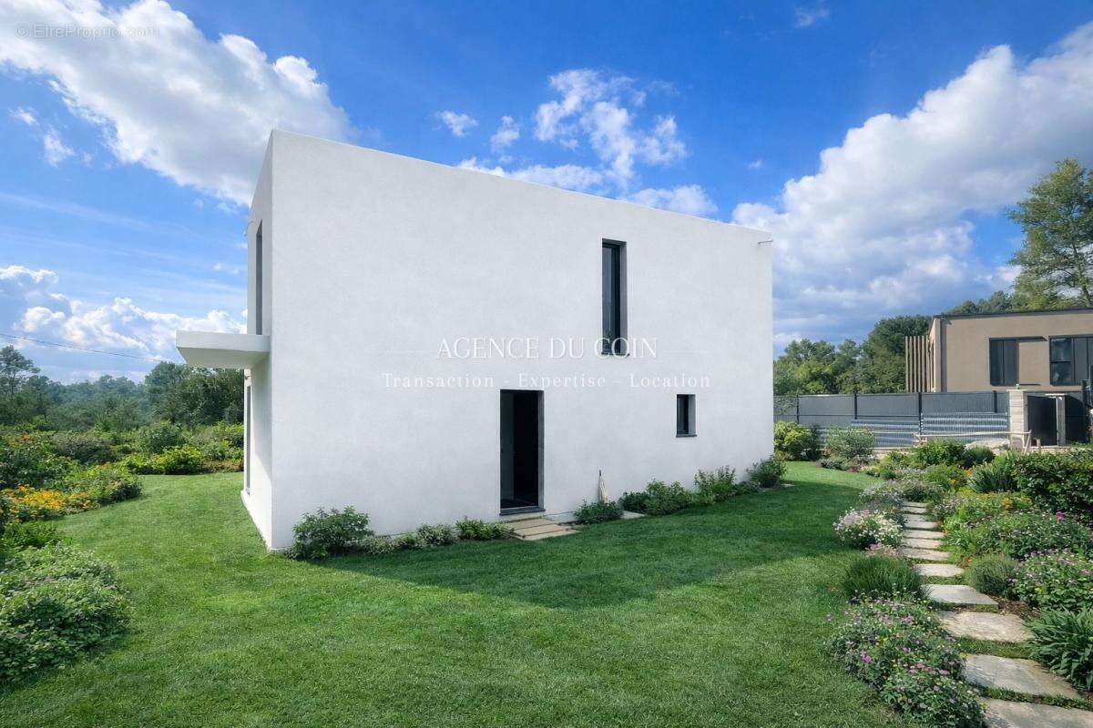 Maison à LORGUES