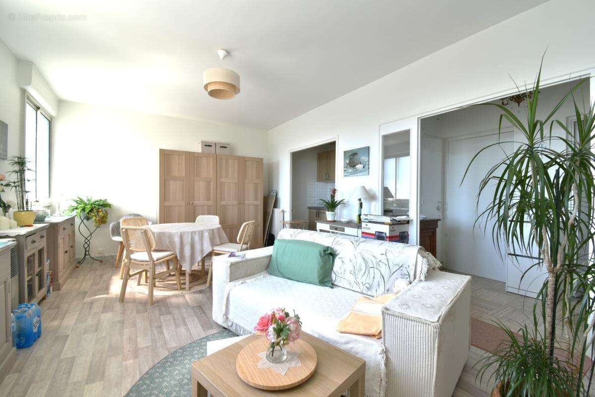 Superbe T2 rénové avec parking – vendu loué – emplacement premium - photo 4