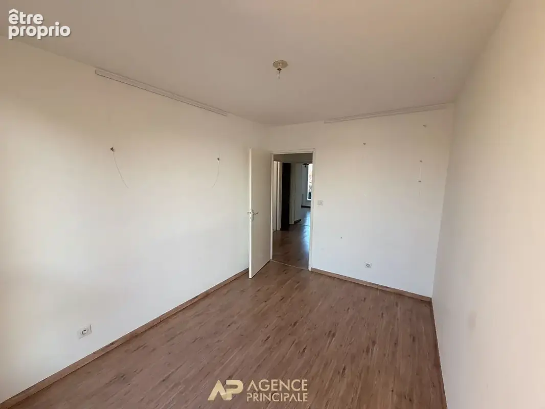 Appartement 100 m2 - 3 chambres - terrasse - dernier étage - ascenseur - garage - photo 13