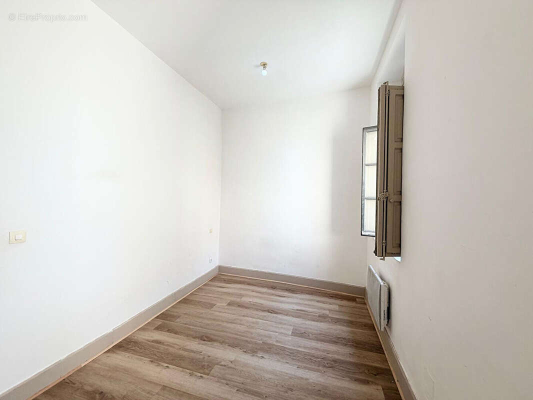 Appartement T3 proche des Halles avec terrasse - photo 11