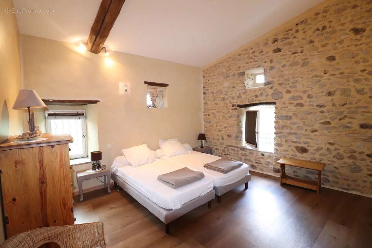 Maison à SAINT-MARTIN-DE-VALGALGUES