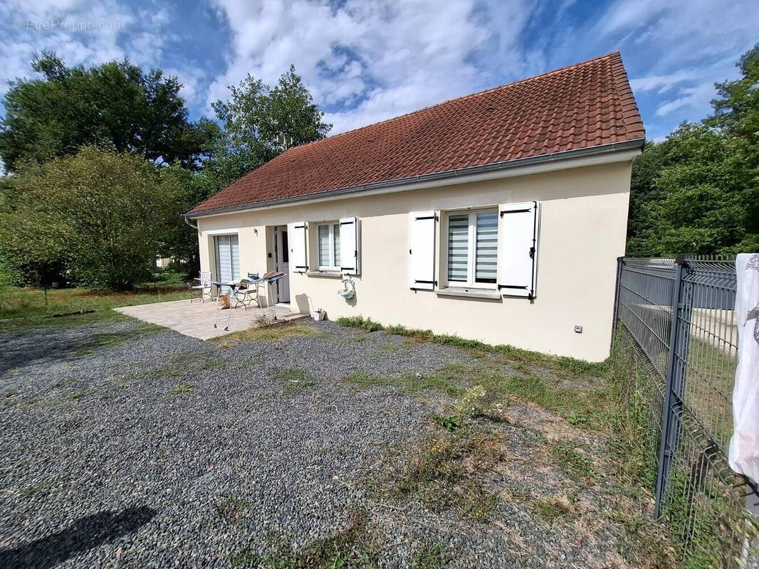 Maison à GIEVRES