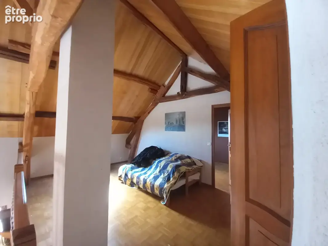 Maison de village 186 m2 habitables avec dépendances, studio et grand terrain - photo 18