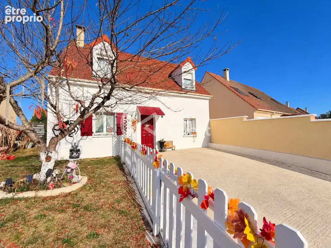Maison à MOUROUX