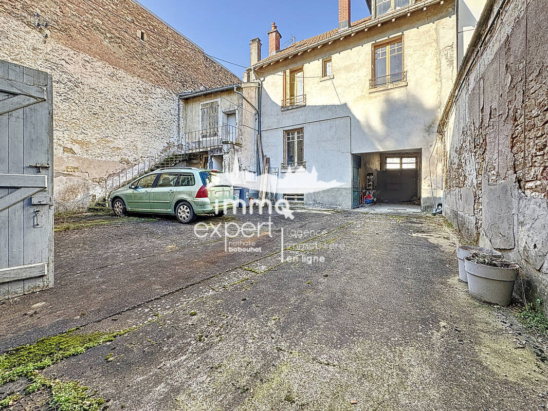 Maison à MIRECOURT