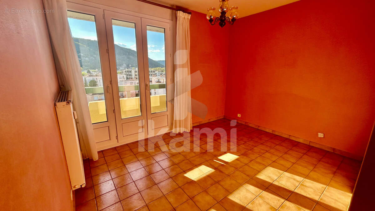 Appartement à TOURNON-SUR-RHONE