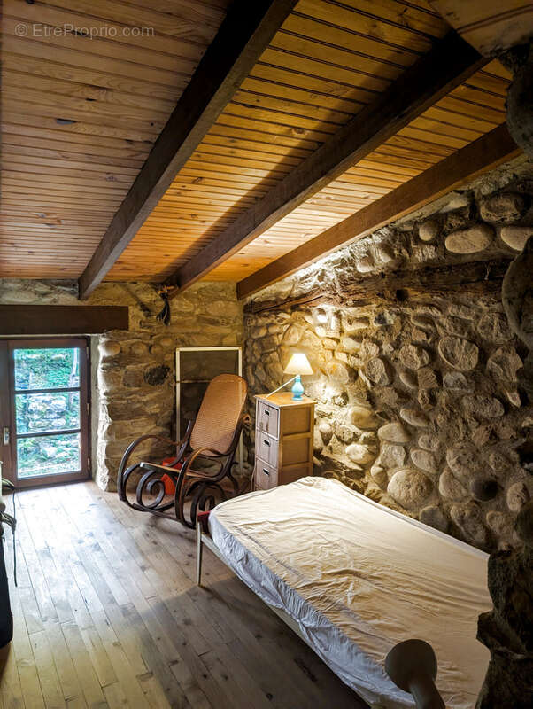 Maison à SAINT-FORTUNAT-SUR-EYRIEUX