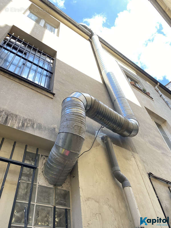 Autre à PARIS-11E