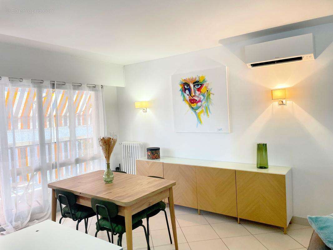  Baisse de prix ! Cannes centre-ville – Superbe 2 pièces de 42 m2 rénové avec terrasse et cave  - photo 2