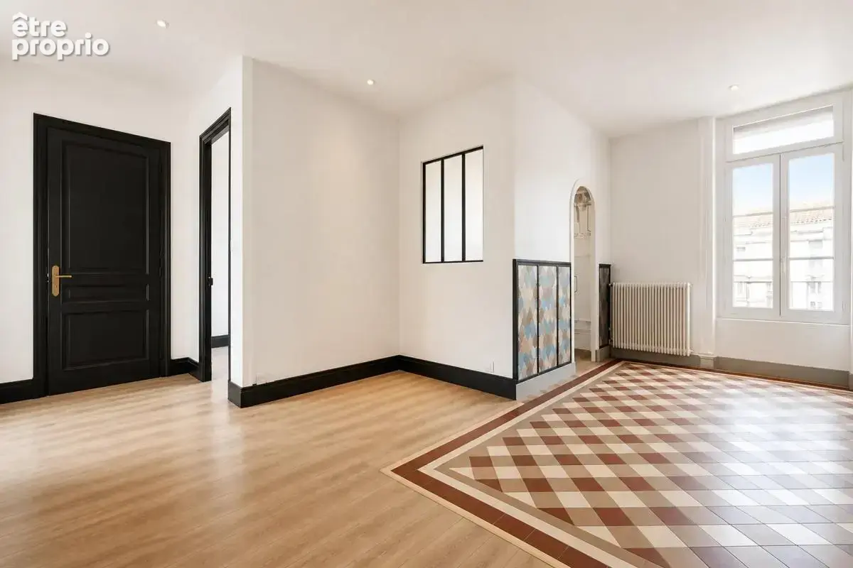 Bel appartement T4 dans l'ancien, rénové, à 100 m de la gare - photo 1