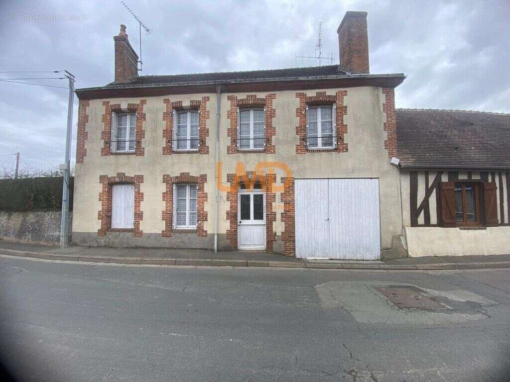 Maison à LA VILLE-AUX-CLERCS