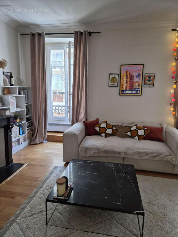 Appartement à PARIS-16E