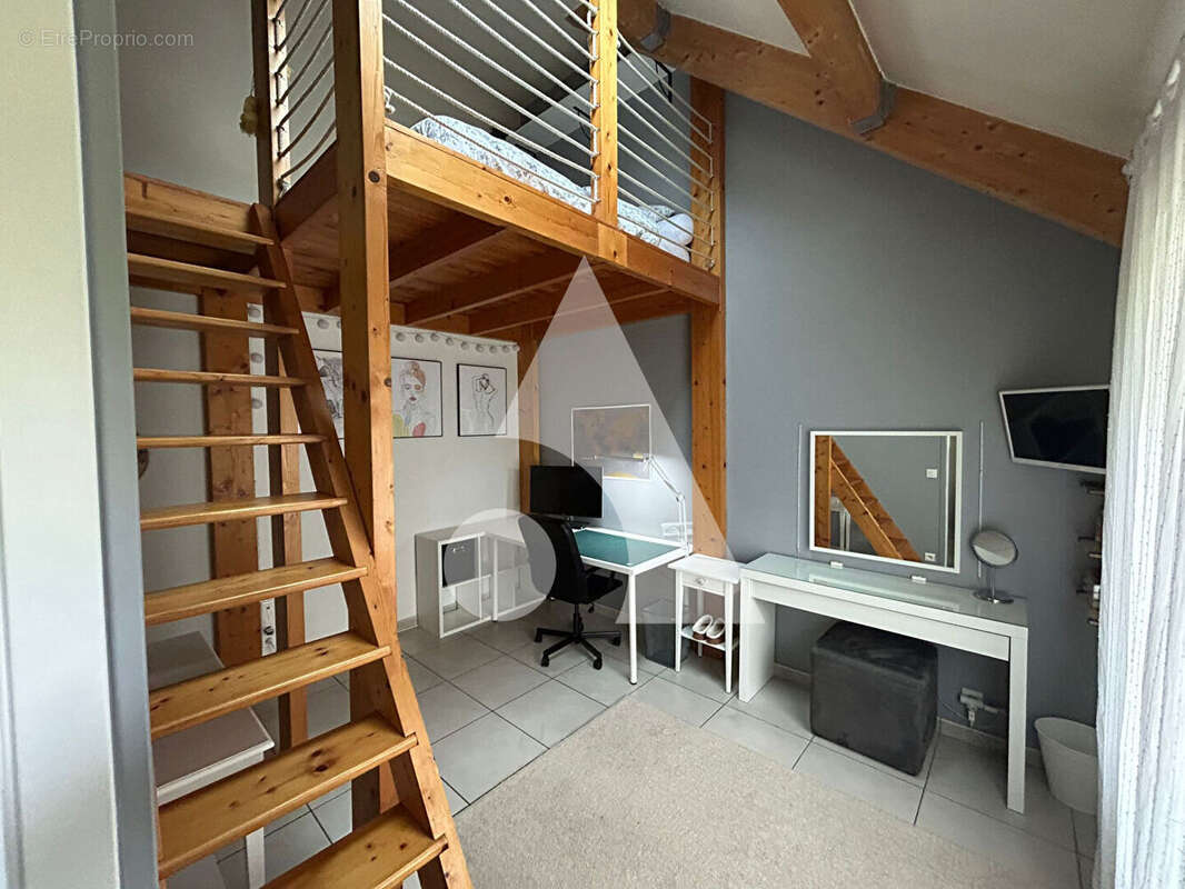 Maison à CRECY-LA-CHAPELLE