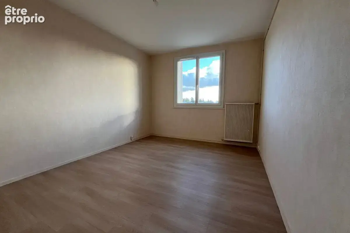 Ligueil - Appartement T5 - photo 6