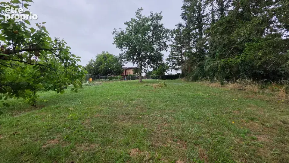 Terrain à GRENADE