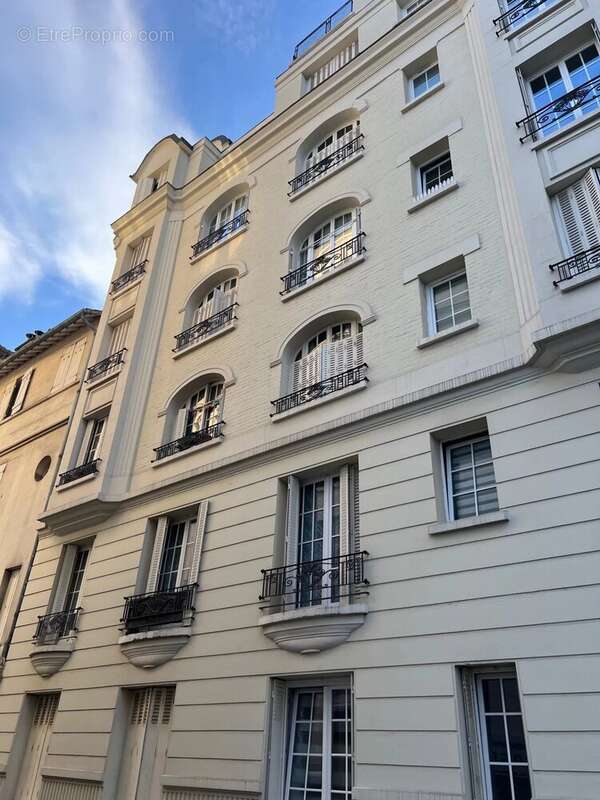 Appartement à COURBEVOIE