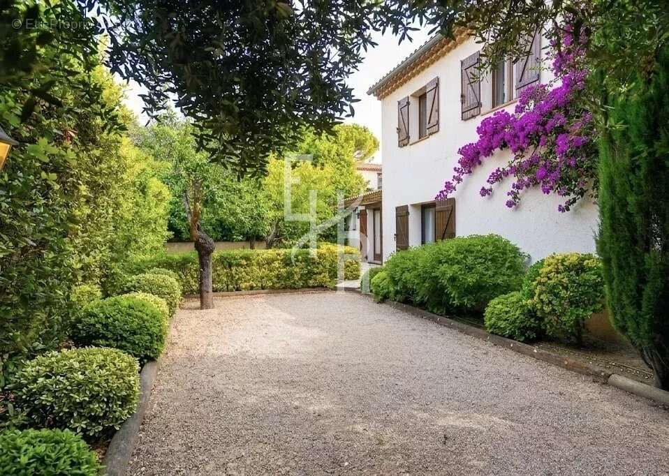 Maison à MOUGINS