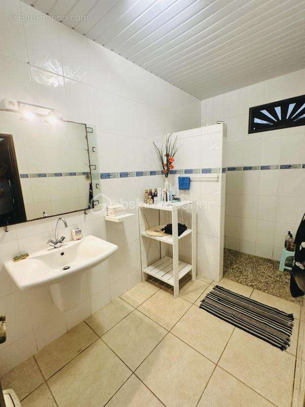 Maison à REMIRE-MONTJOLY