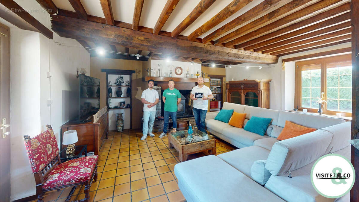 Maison à MENIL-HERMEI