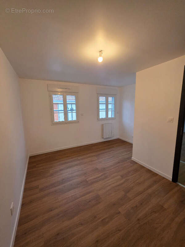 Maison à CREVECOEUR-LE-GRAND