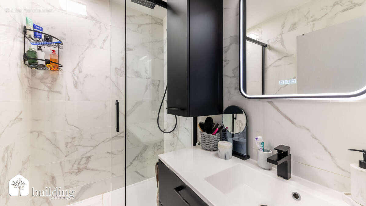 Appartement à LEVALLOIS-PERRET