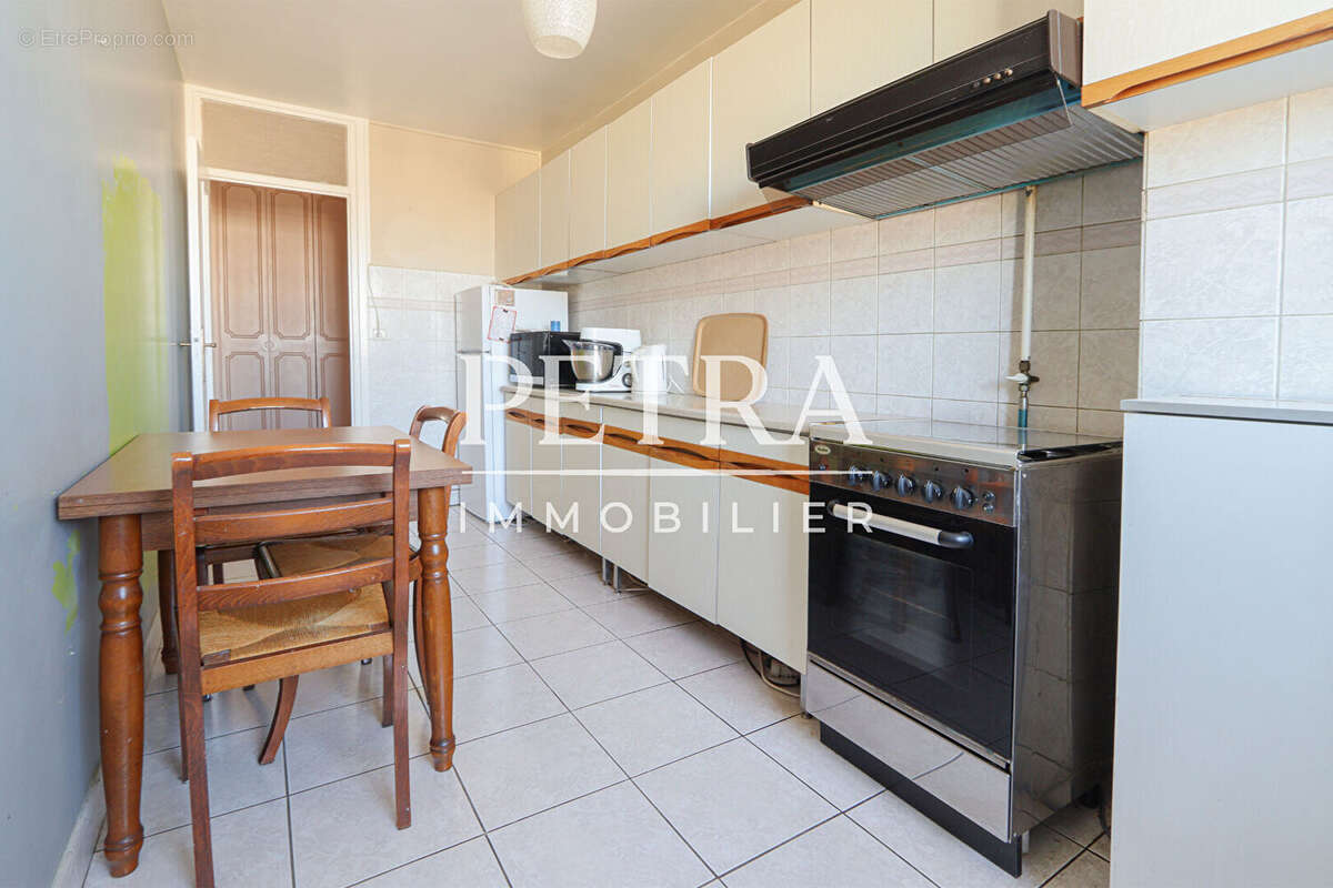 Appartement à FRESNES