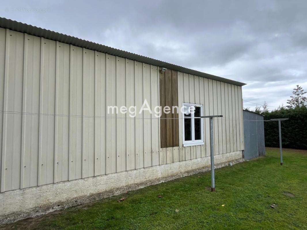 Allonnes-Belle longère en tuffeau sur terrain de plus de 1500 m2 - photo 10