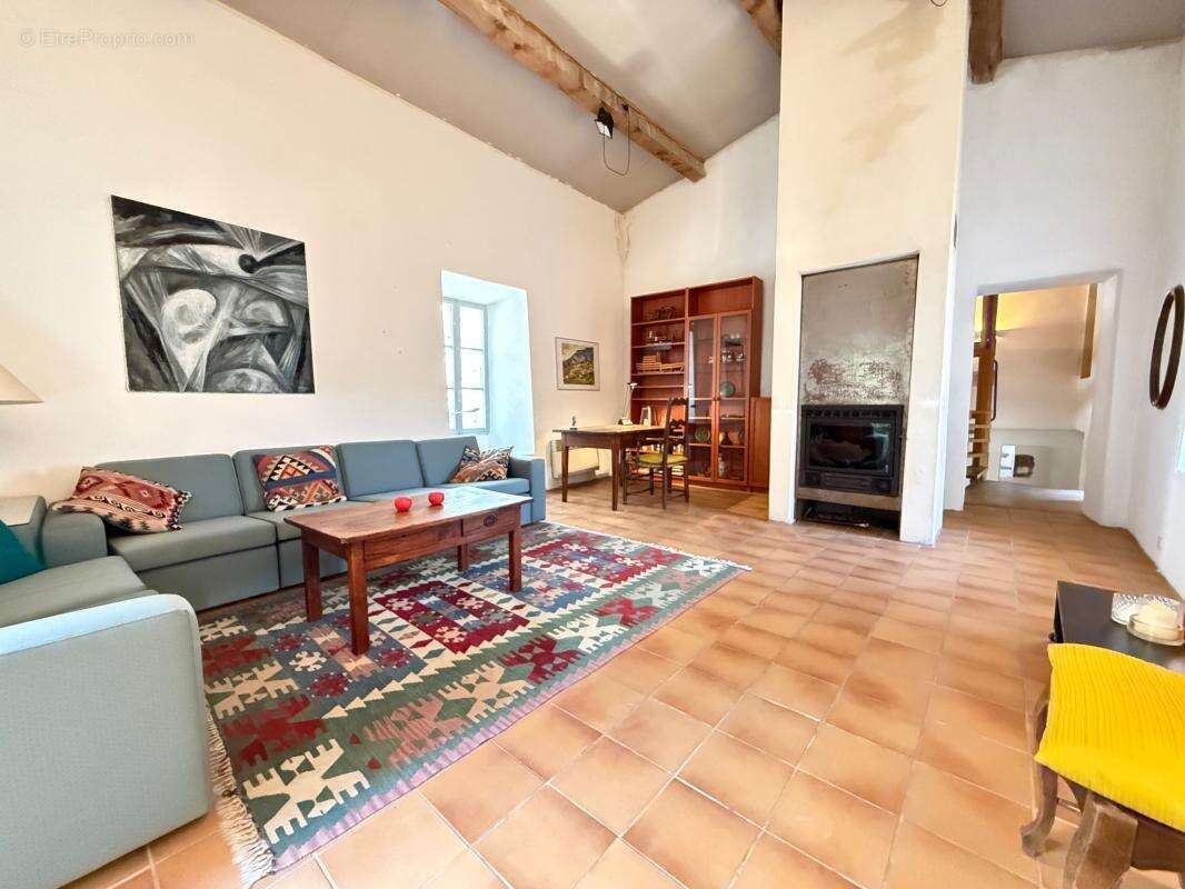 Maison à ALBA-LA-ROMAINE