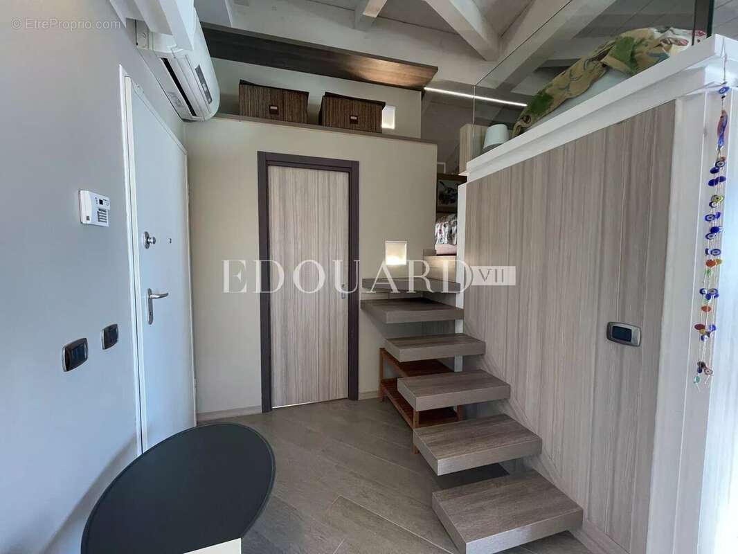 Appartement à ROQUEBRUNE-CAP-MARTIN