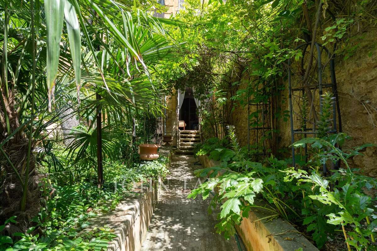 Appartement d'exception avec jardin et piscine au cœur du quartier Mazarin - photo 25