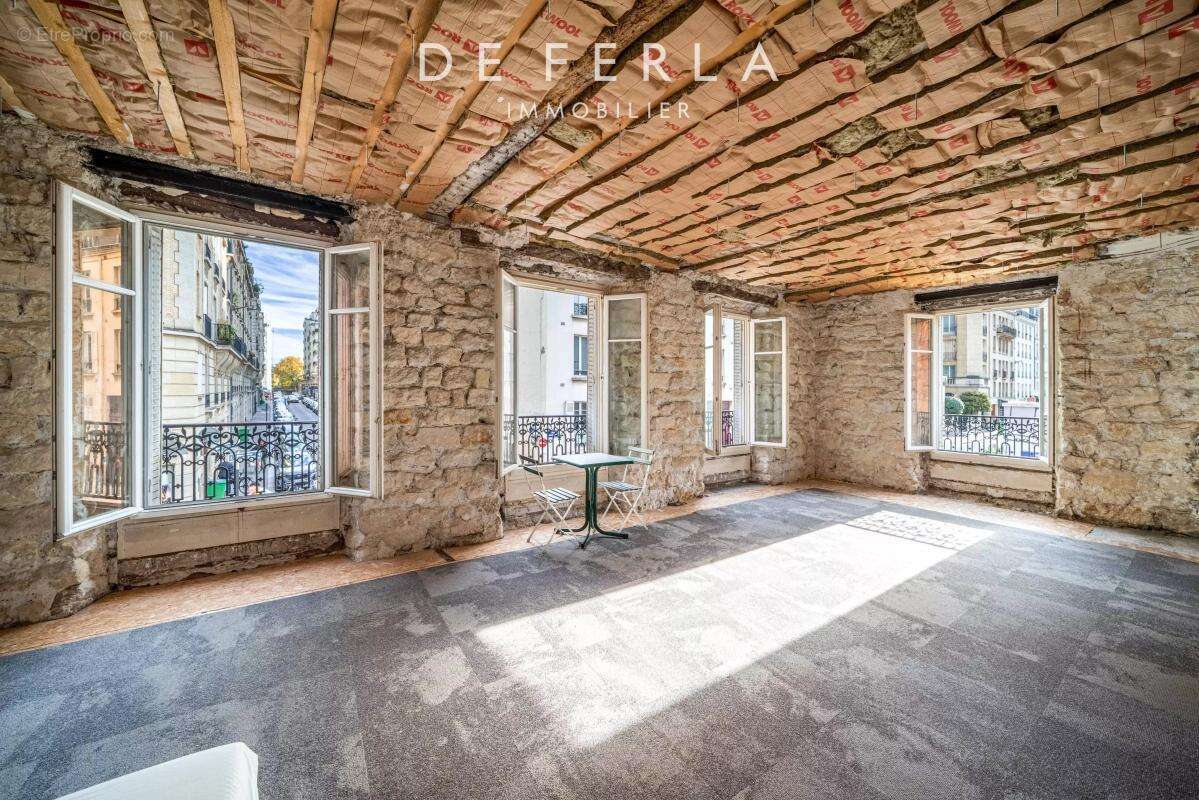Appartement à PARIS-14E