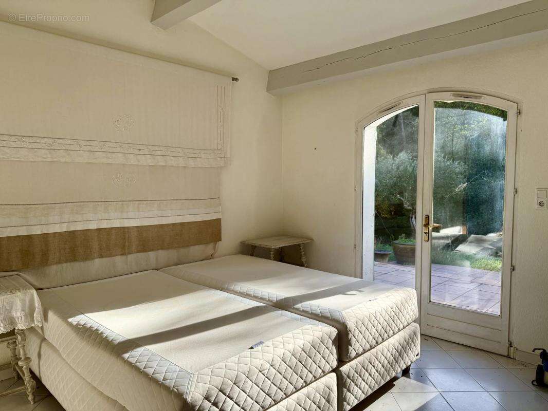 Maison à L&#039;ISLE-SUR-LA-SORGUE