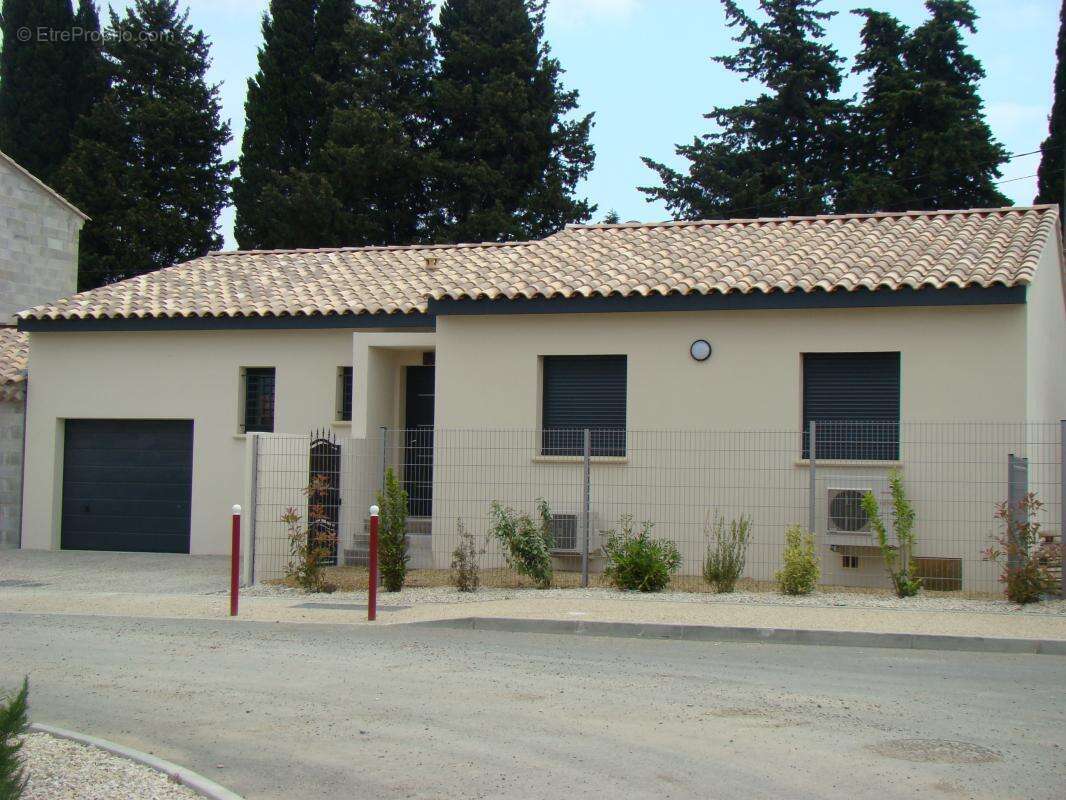 Terrain à JONQUIERES