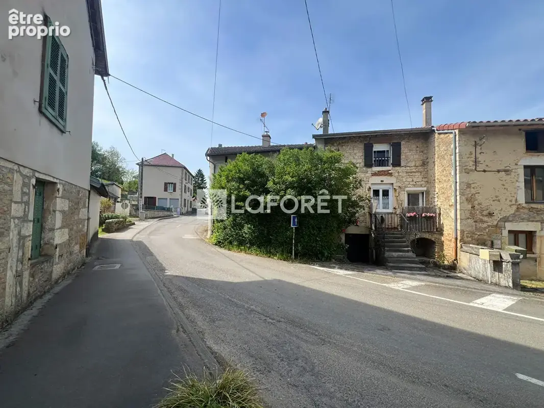 Maison de village mitoyenne130 m²  Garage, jardin 612 m²  Digna (39) - photo 3
