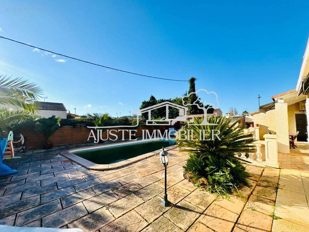 Maison à SAINT-VICTORET