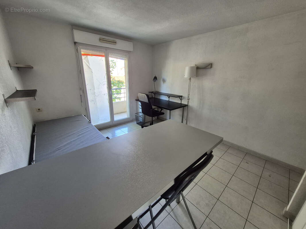 Appartement à MARSEILLE-5E