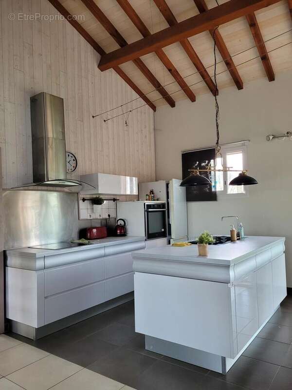 Maison 152 m² à Puymiclan  - photo 8