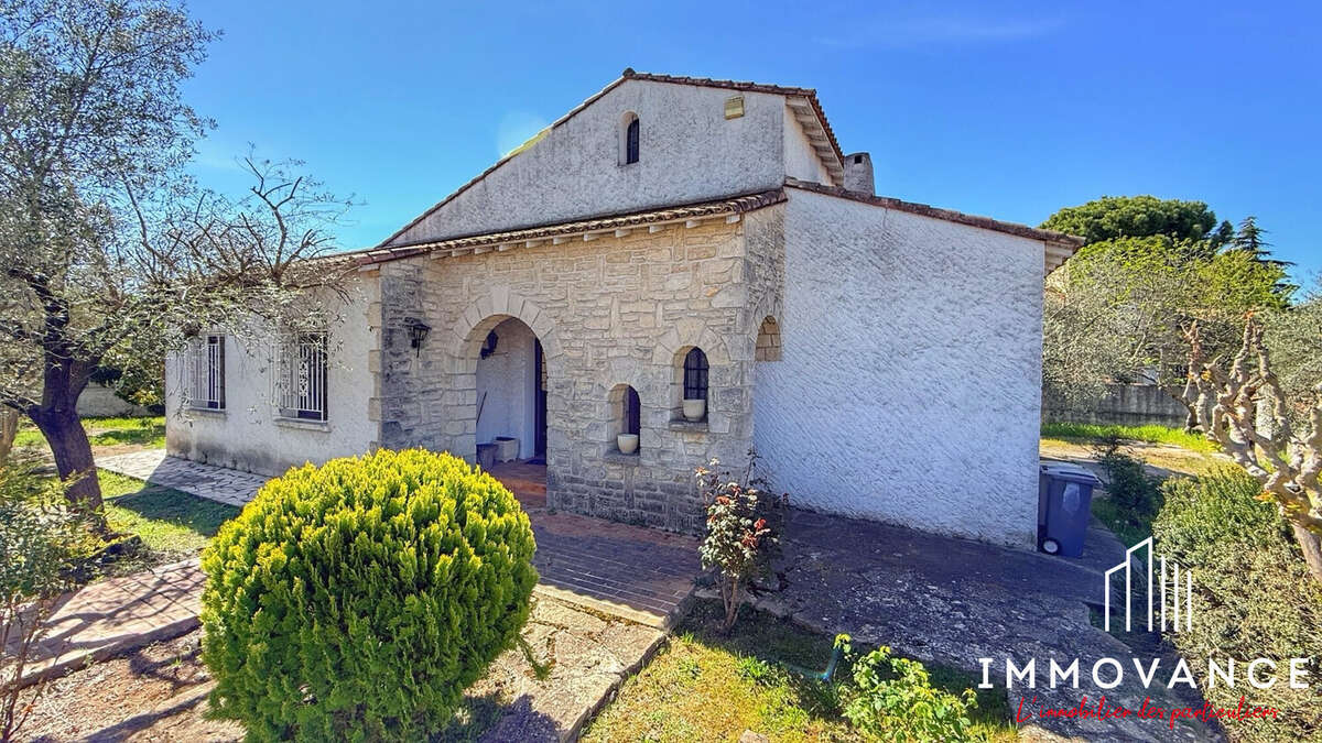 Maison à SAINT-BRES