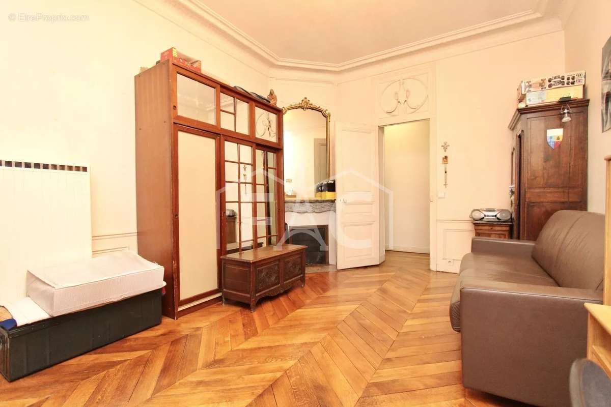 Appartement à PARIS-17E