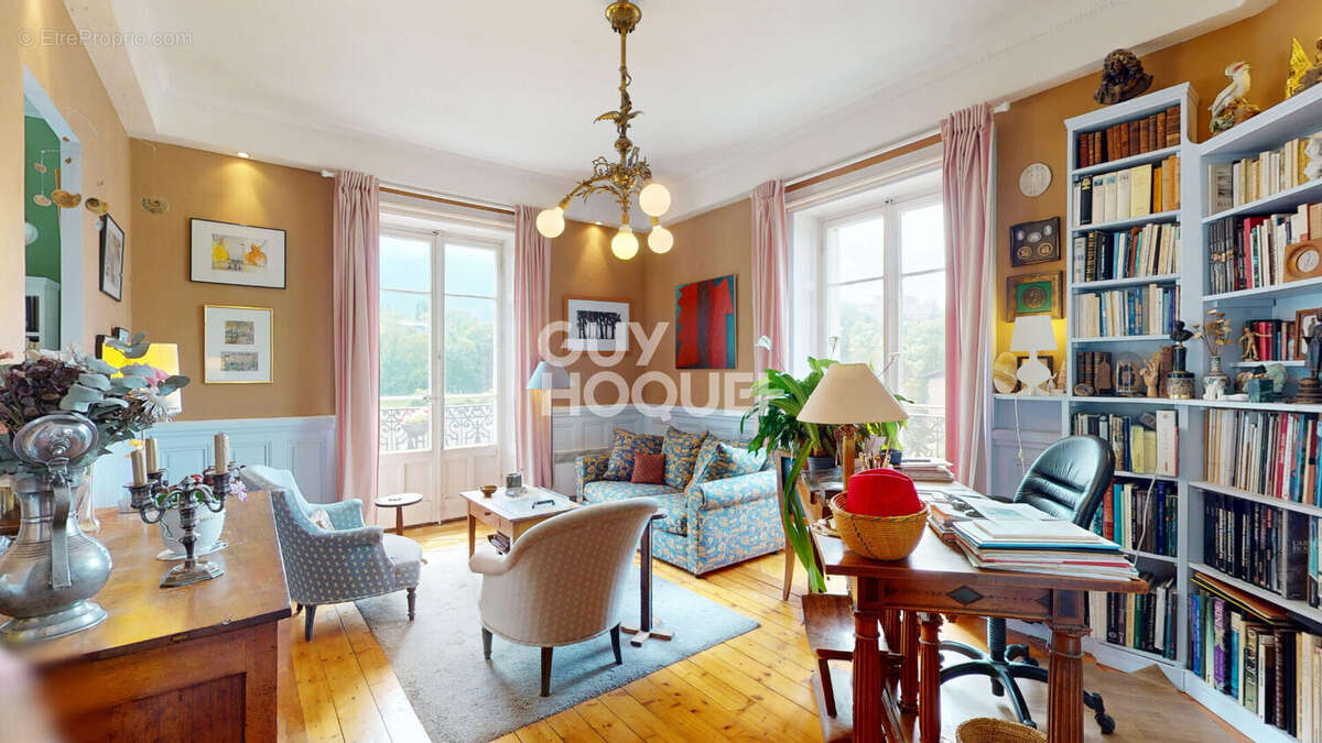 Appartement à AIX-LES-BAINS