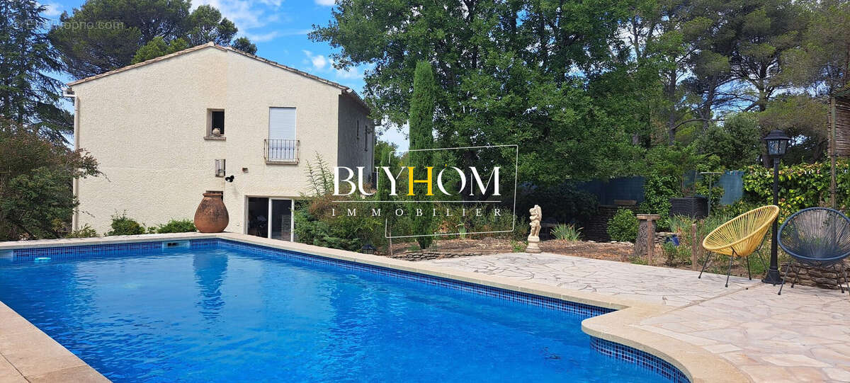 Maison à L'ISLE-SUR-LA-SORGUE