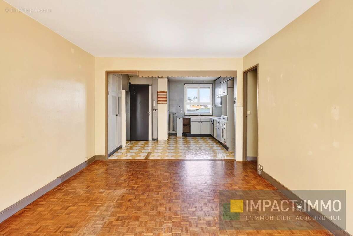 Appartement à COURBEVOIE