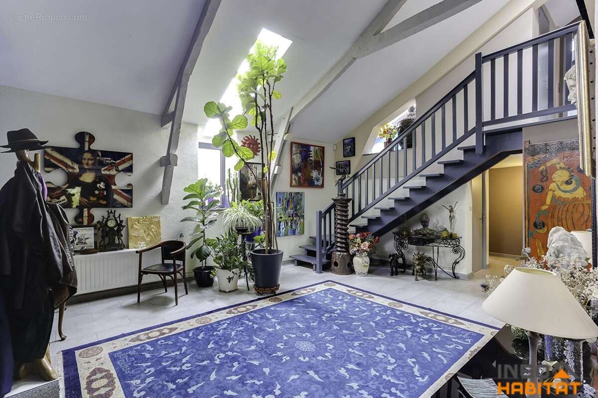 Maison à NOYAL-CHATILLON-SUR-SEICHE