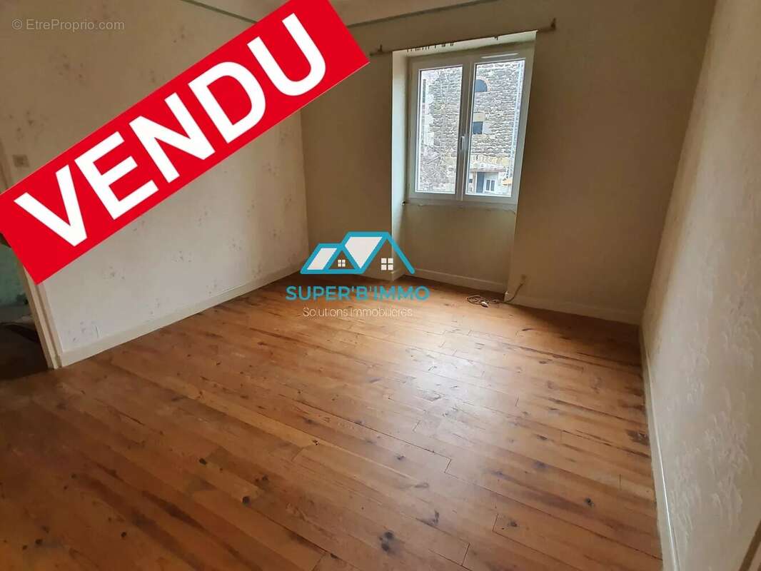 Maison à MAZEYRAT-D&#039;ALLIER