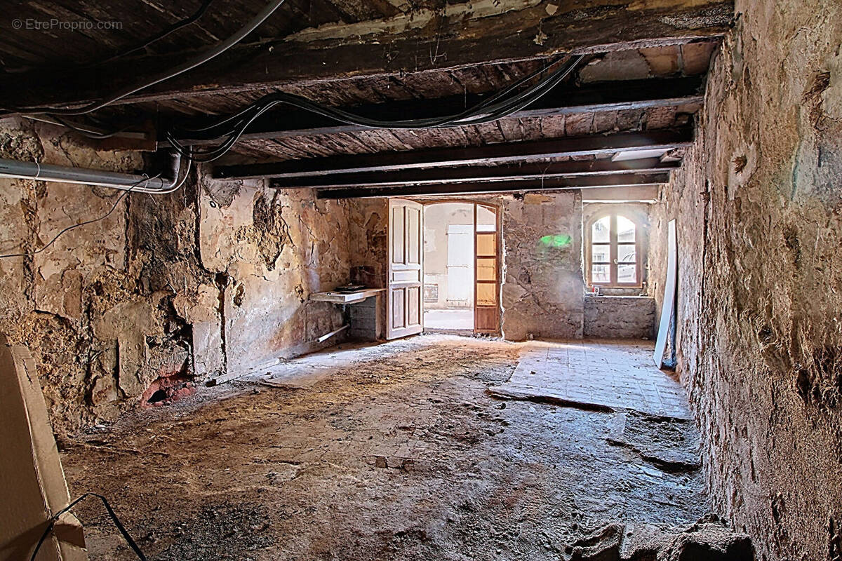 Appartement à LORGUES