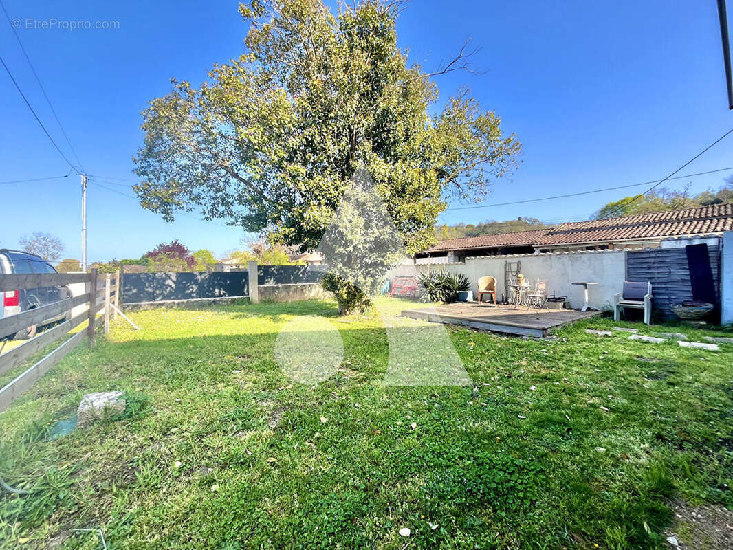 Maison à LA RIVIERE