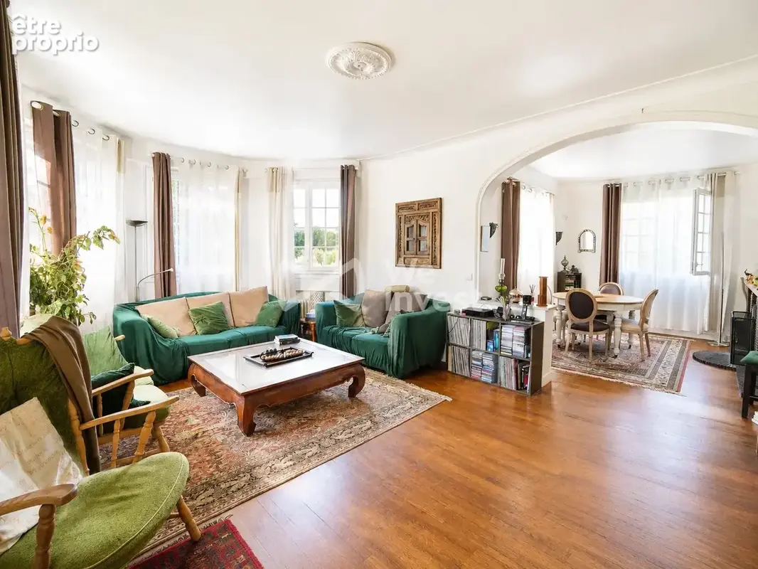 Maison 195 m² à Le Plessis-Trevise  - photo 3