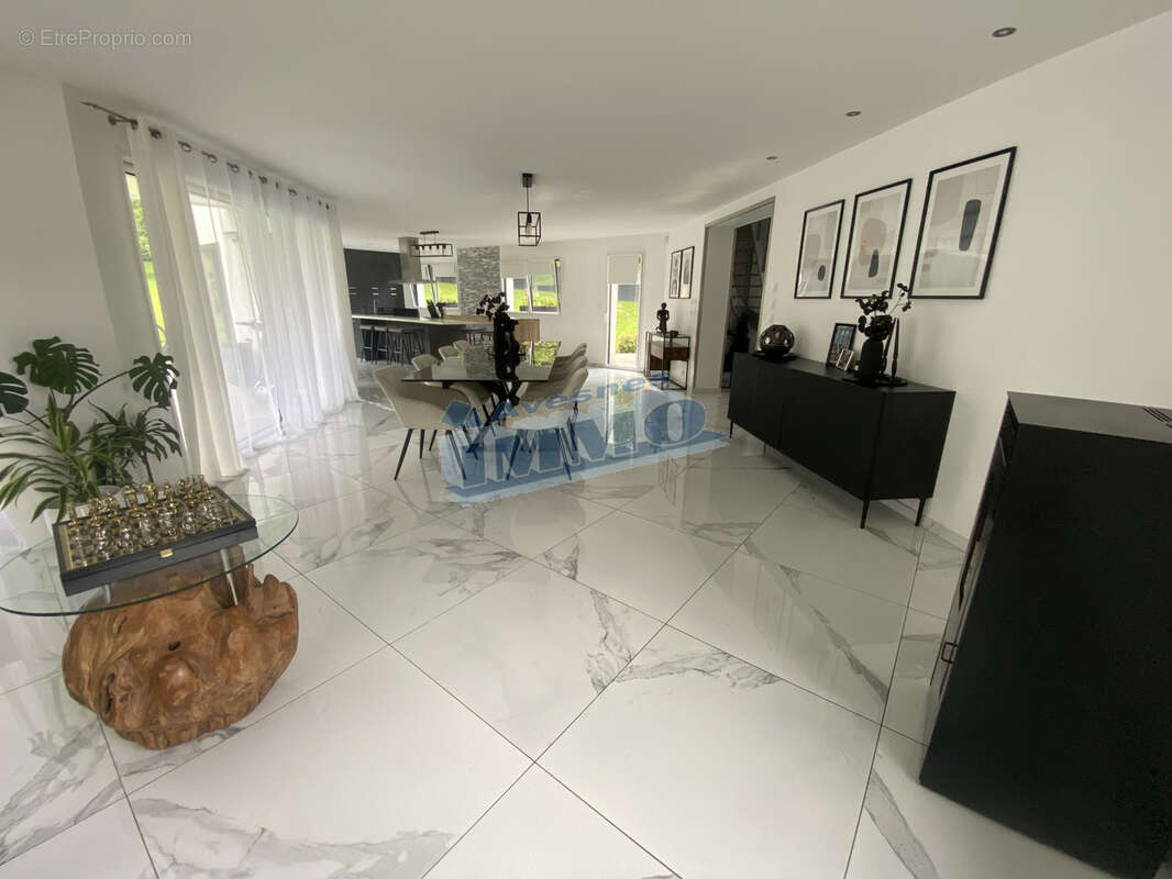 Contemporaine sur 8000 m2 proche SAINT POL SUR TERNOISE - photo 2
