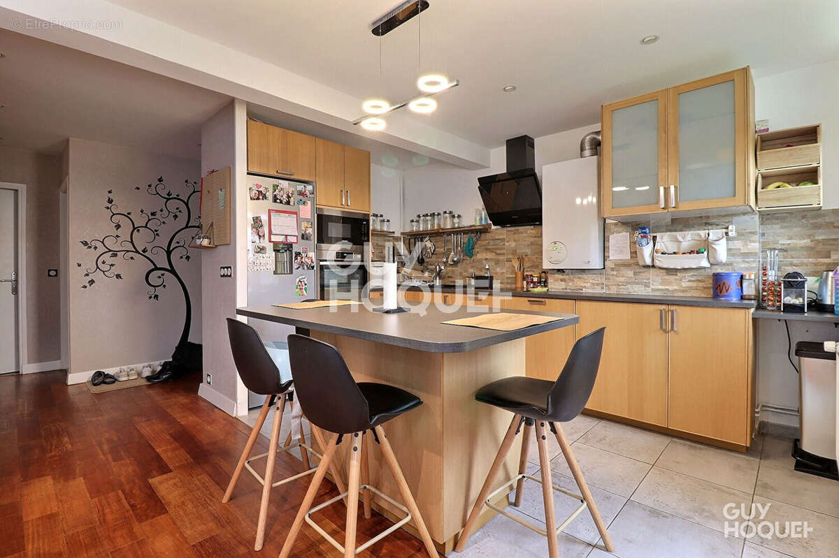 Appartement à SAINTE-GENEVIEVE-DES-BOIS